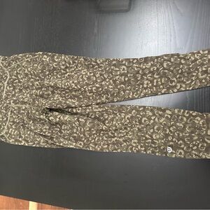 Lululemon base pace legging